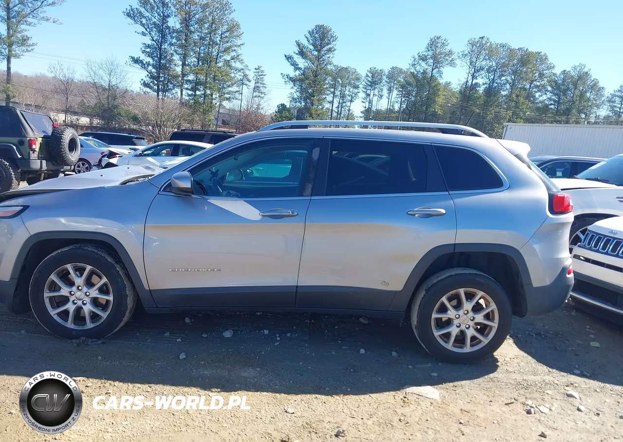 2018 Jeep Cherokee Latitude Fwd VIN:1C4PJLCBXJD590342 - 14