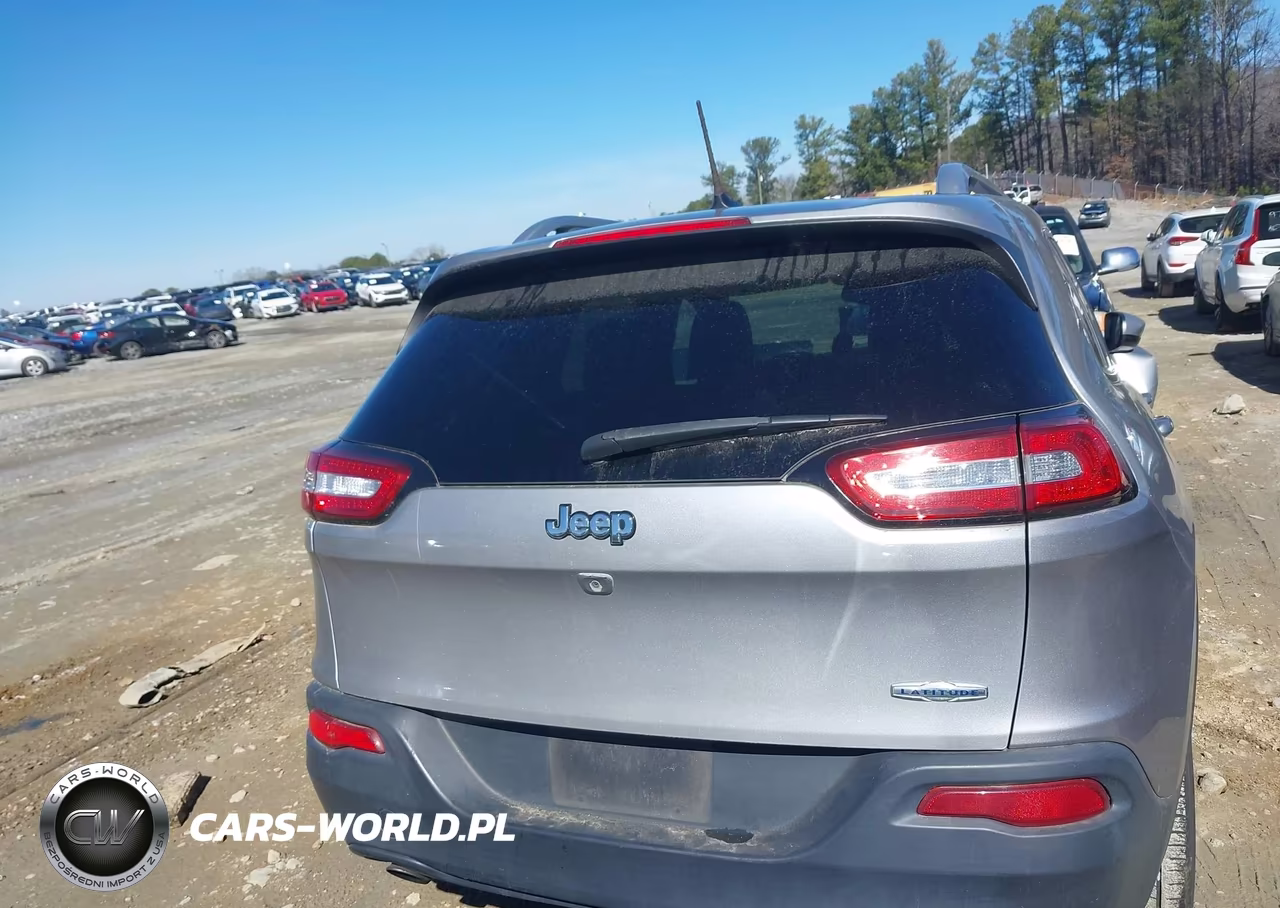 2018 Jeep Cherokee Latitude Fwd VIN:1C4PJLCBXJD590342 - 16