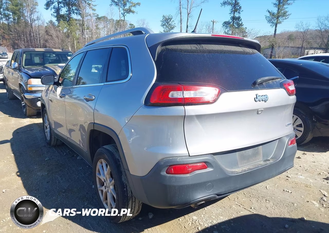 2018 Jeep Cherokee Latitude Fwd VIN:1C4PJLCBXJD590342 - 3