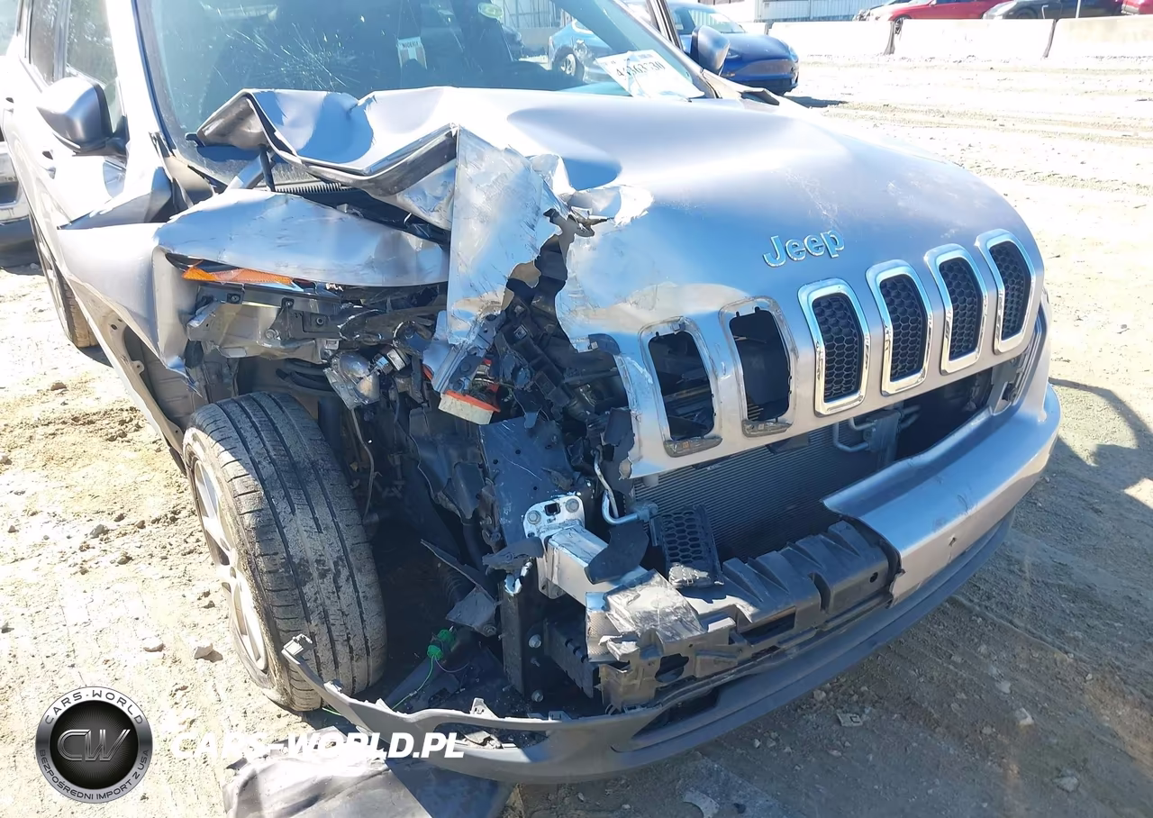 2018 Jeep Cherokee Latitude Fwd VIN:1C4PJLCBXJD590342 - 6