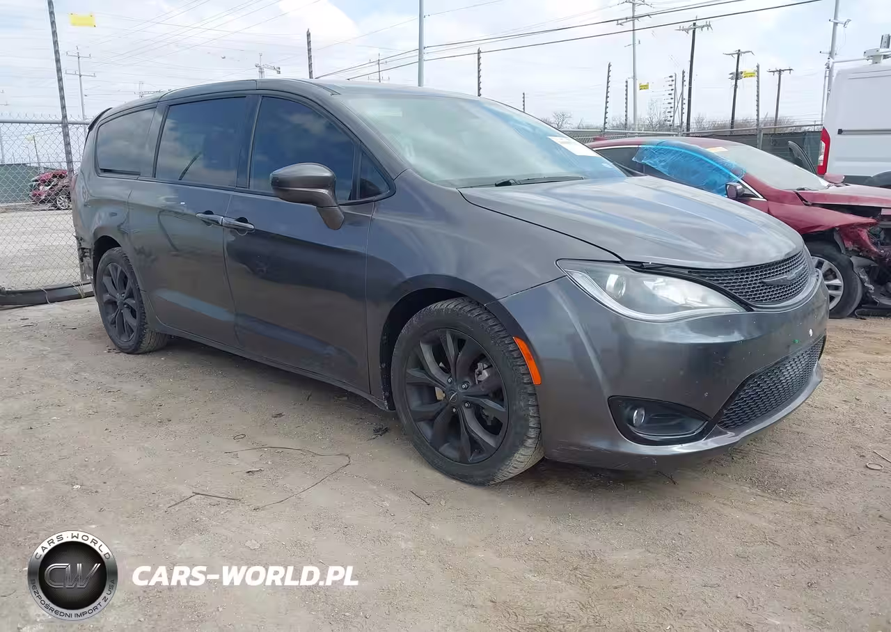 2018 Chrysler Pacifica Touring Plus