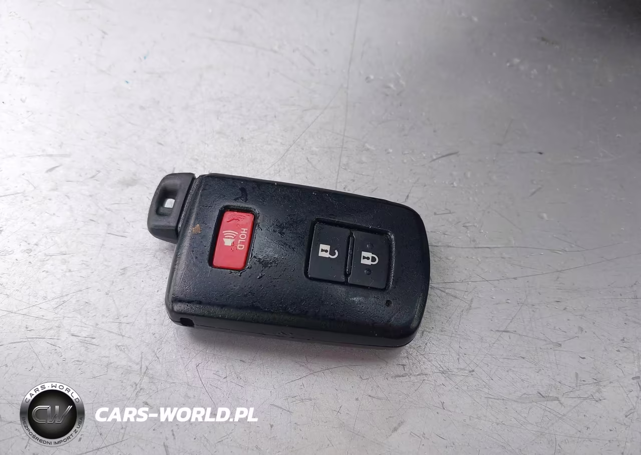 2015 Toyota Prius C Three VIN:JTDKDTB37F1088926 - 11