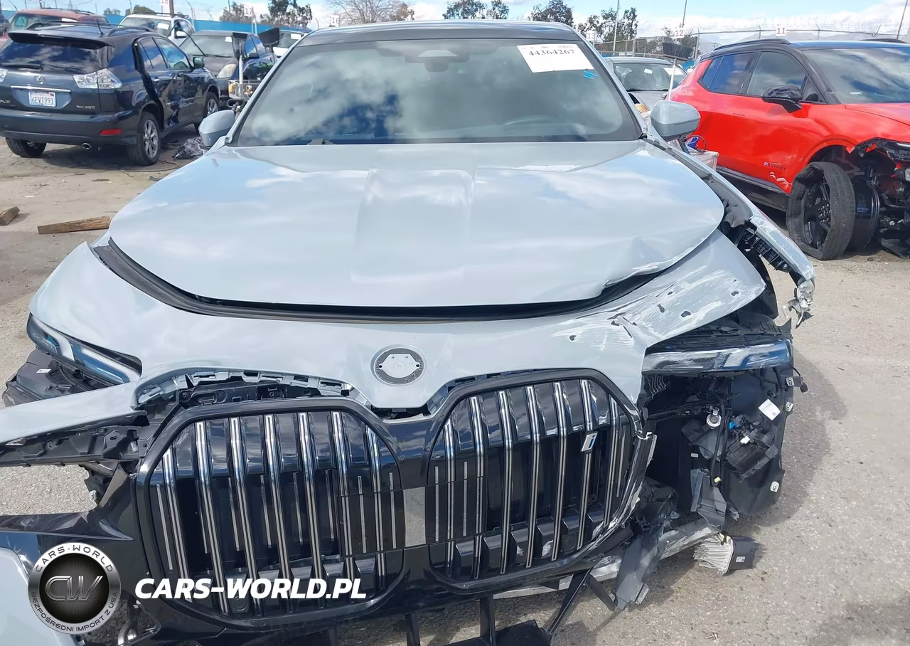 2023 BMW I7 xDrive60 VIN:WBY53EJ09PCN73592 - 12