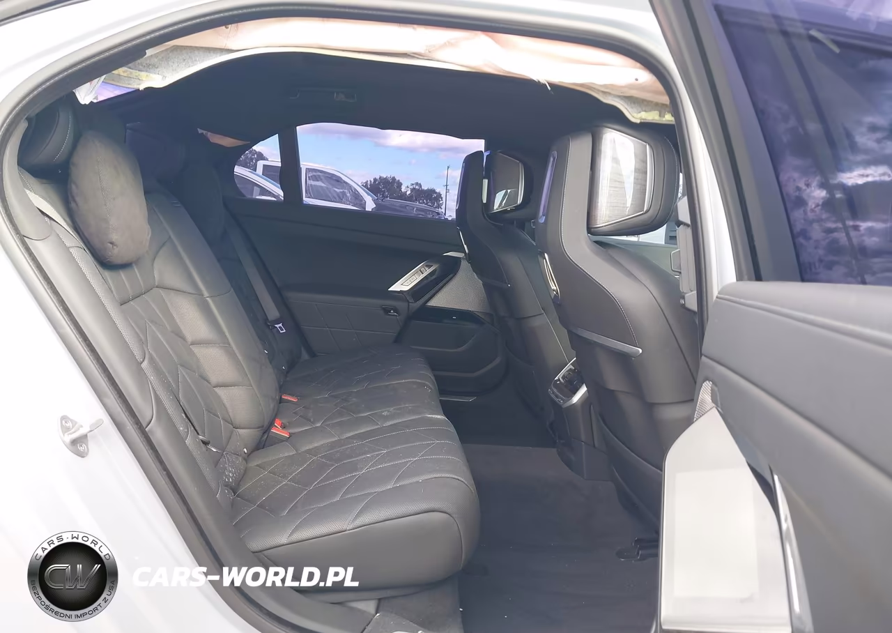 2023 BMW I7 xDrive60 VIN:WBY53EJ09PCN73592 - 8