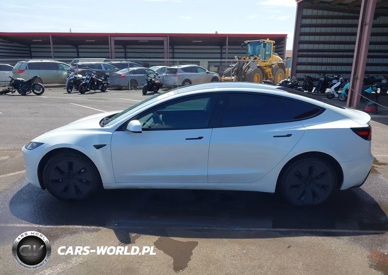 2025 Tesla Model 3 Long Range Rear-Wheel Drive-Standard Rear-Wheel Drive VIN:5YJ3E1EA0SF981943 - 15