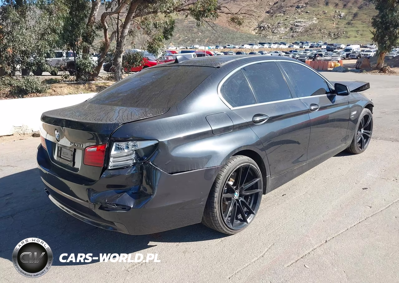 2012 BMW 528I xDrive VIN:WBAXH5C58CDW04000 - 4