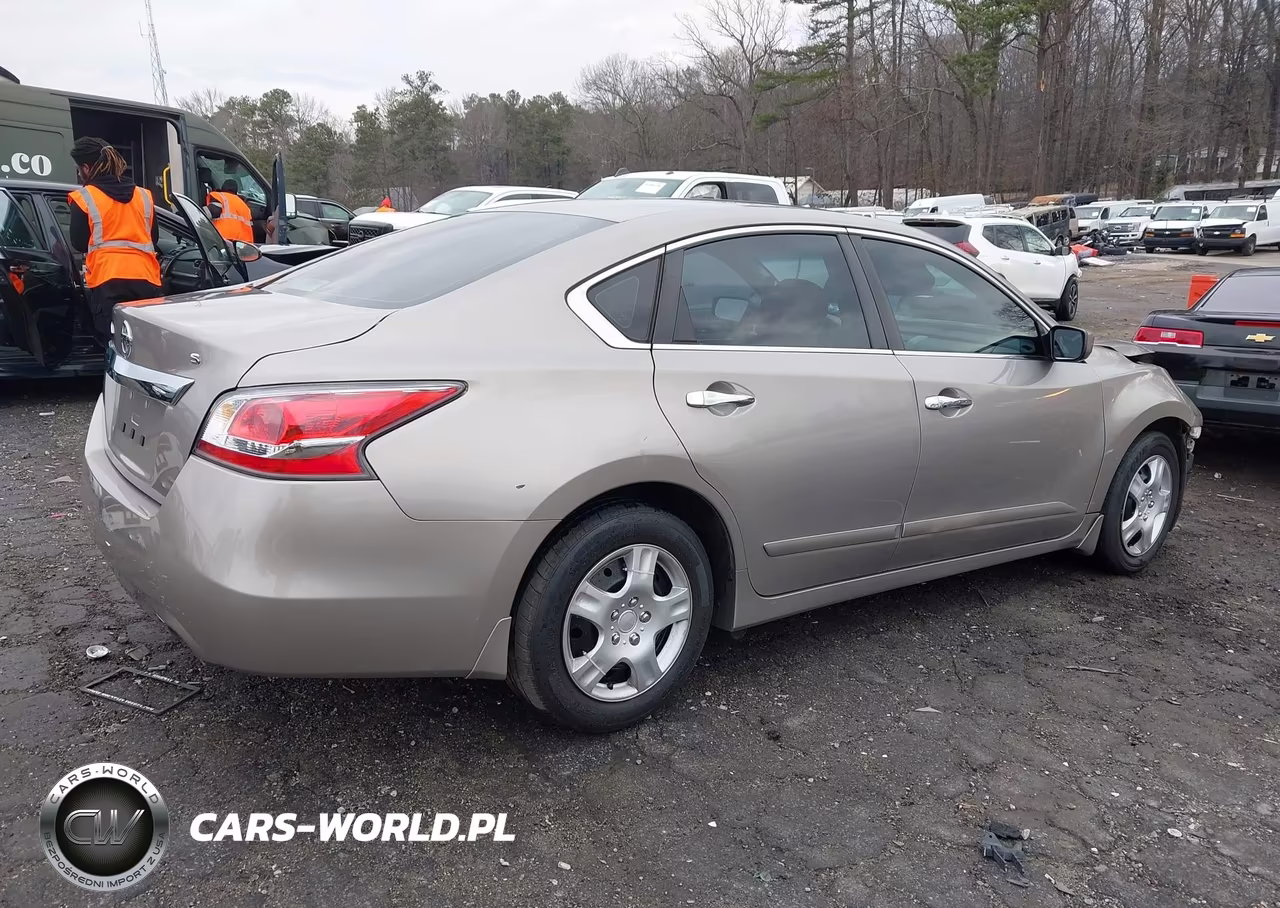 2015 Nissan Altima 2.5 S VIN:1N4AL3AP0FC581151 - 4