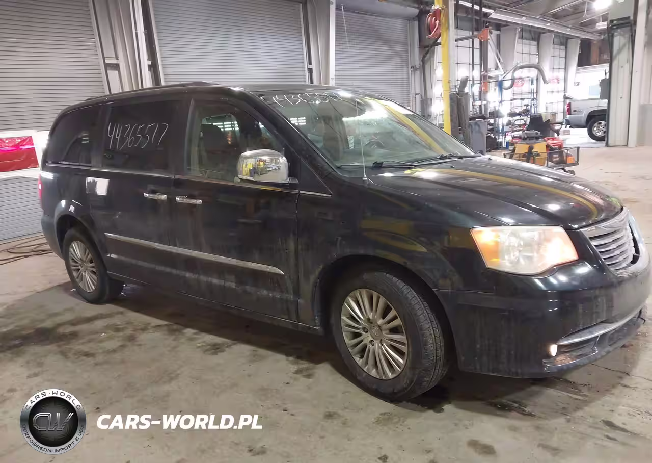 2013 Chrysler Town & Country Limited