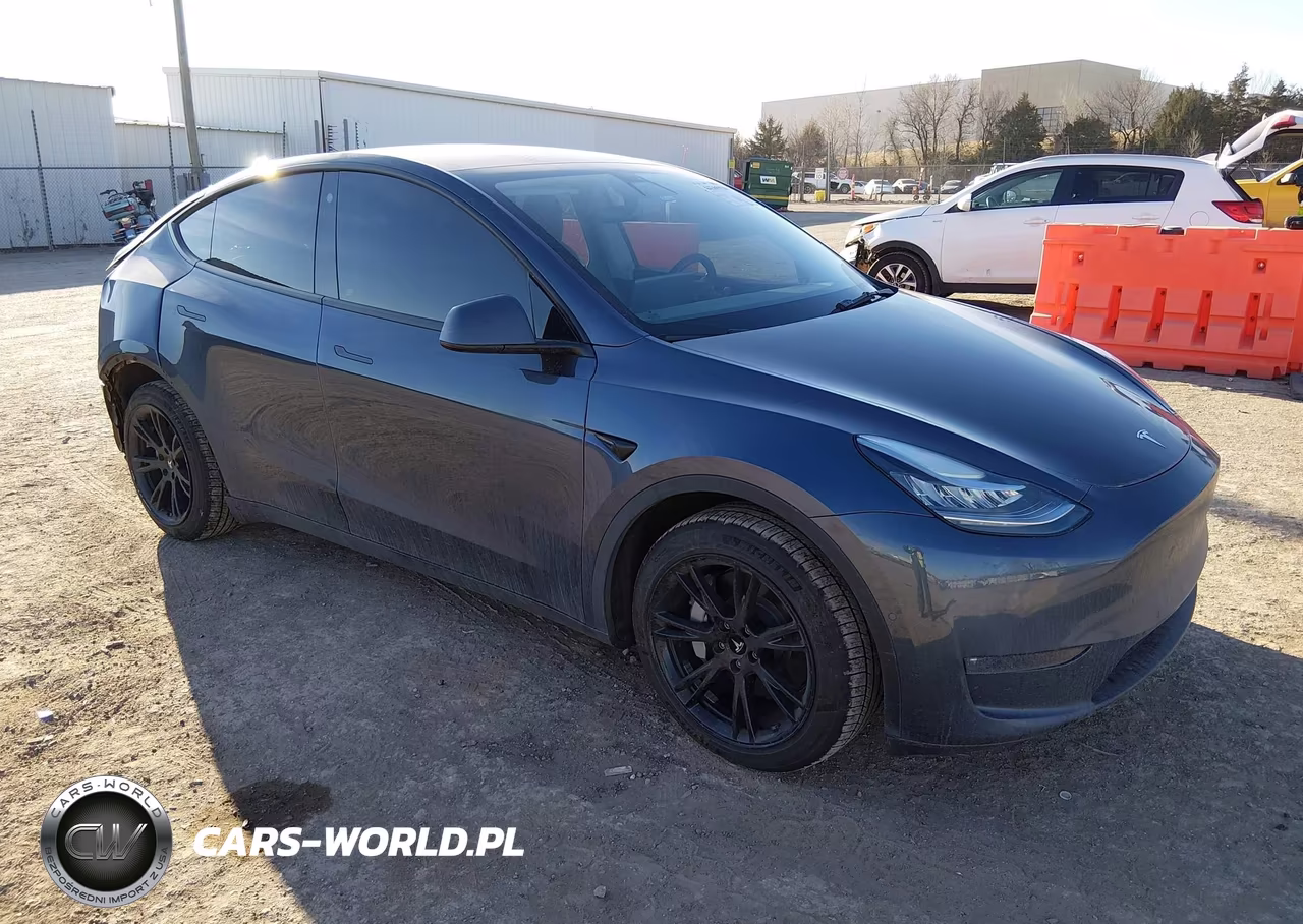2022 Tesla Model Y Long Range Dual Motor All-Wheel Drive