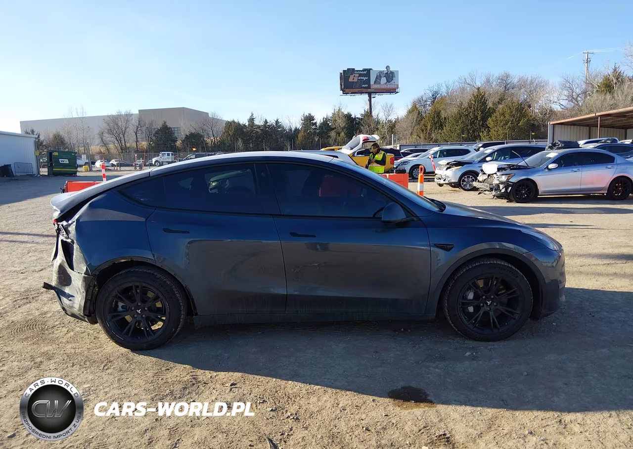 2022 Tesla Model Y Long Range Dual Motor All-Wheel Drive VIN:7SAYGDEE7NF460973 - 13