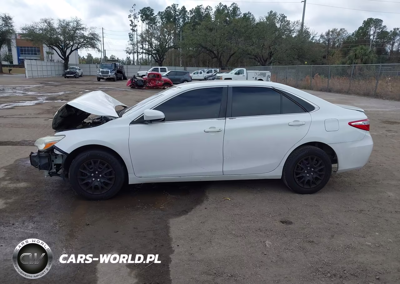 2016 Toyota Camry Le VIN:4T4BF1FK8GR571942 - 14