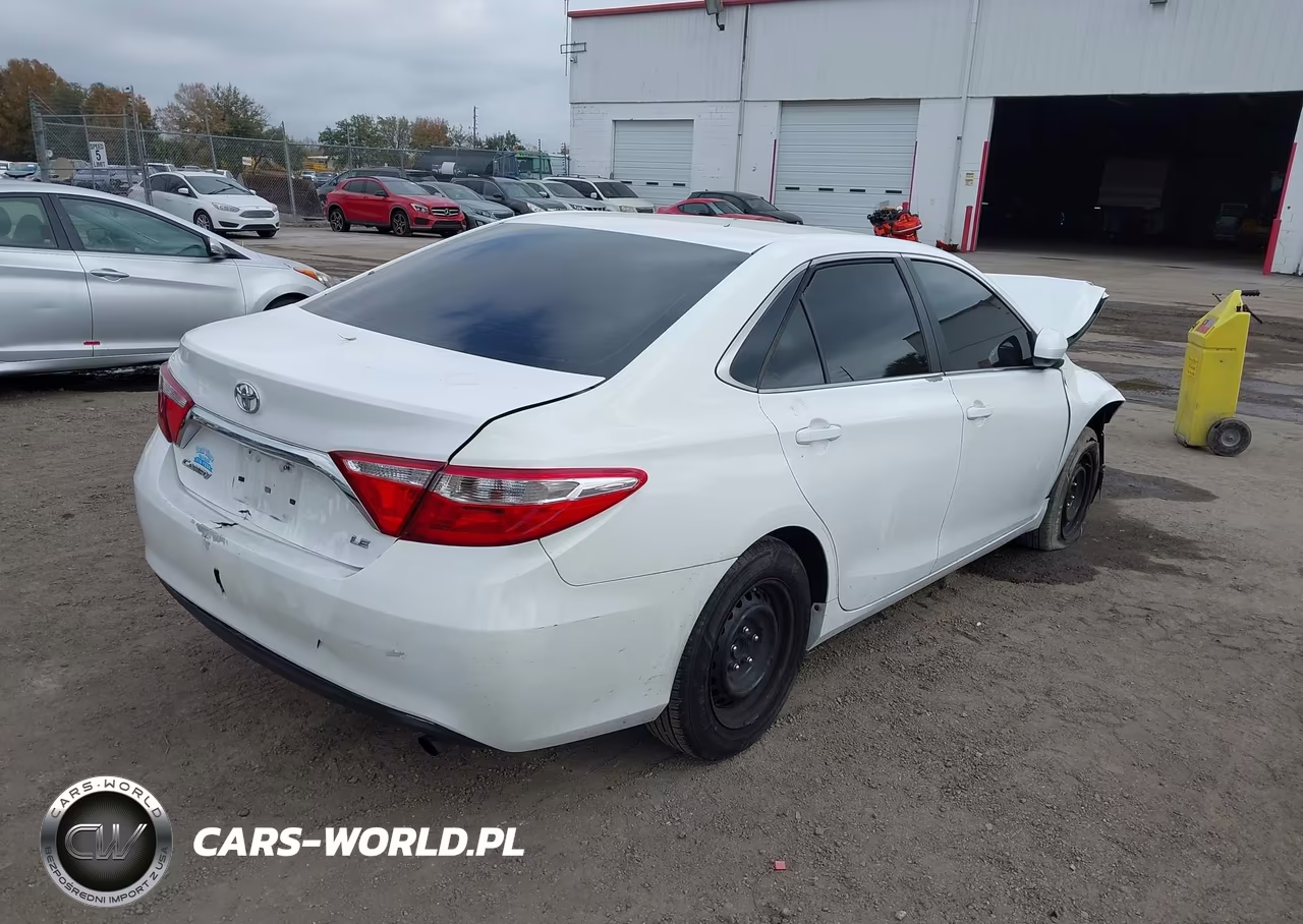 2016 Toyota Camry Le VIN:4T4BF1FK8GR571942 - 4