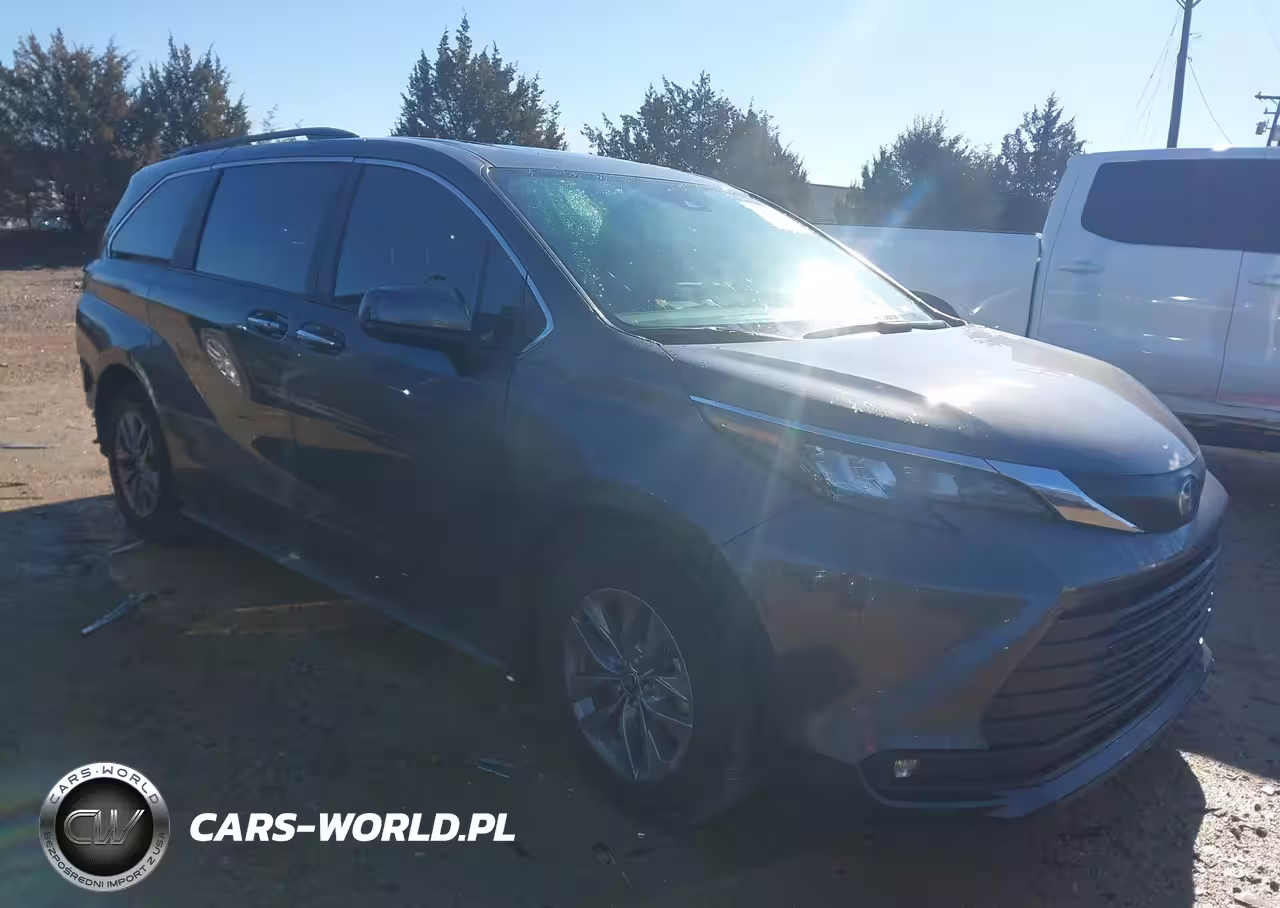 2025 Toyota Sienna Xle