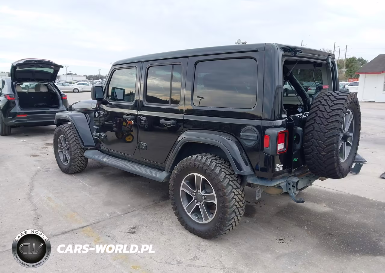 2023 Jeep Wrangler 4-Door Sahara 4X4 VIN:1C4HJXEN1PW630081 - 3