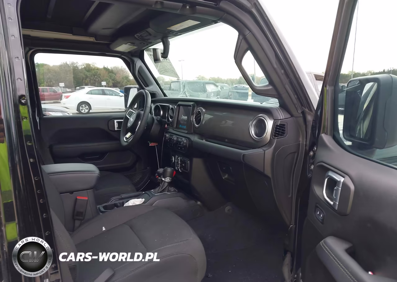 2023 Jeep Wrangler 4-Door Sahara 4X4 VIN:1C4HJXEN1PW630081 - 5