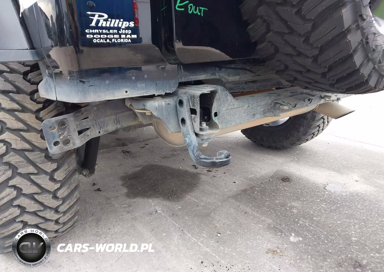 2023 Jeep Wrangler 4-Door Sahara 4X4 VIN:1C4HJXEN1PW630081 - 6