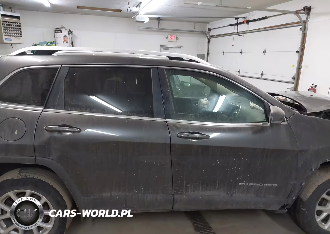 2017 Jeep Cherokee Latitude 4X4 VIN:1C4PJMCS0HW551344 - 14