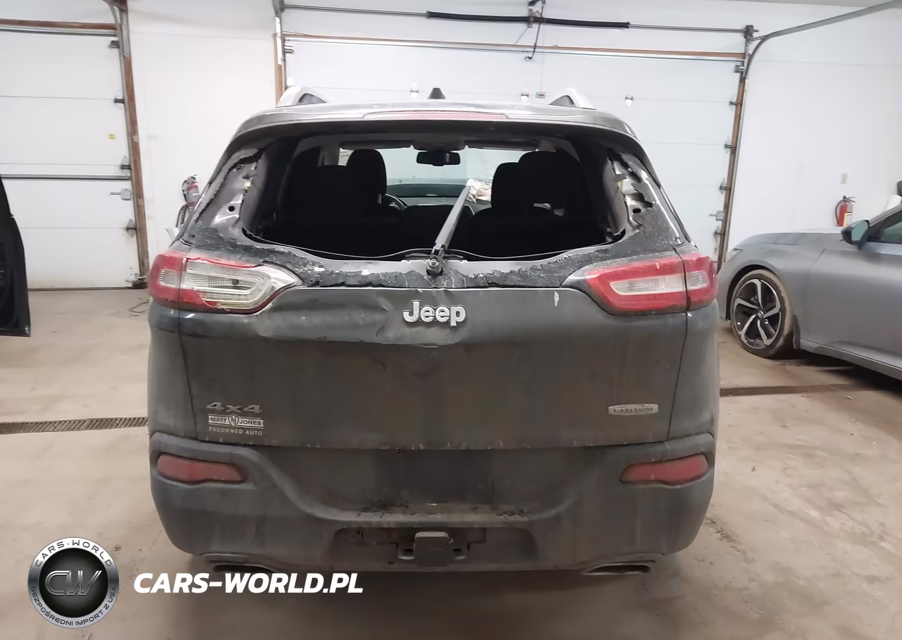 2017 Jeep Cherokee Latitude 4X4 VIN:1C4PJMCS0HW551344 - 17