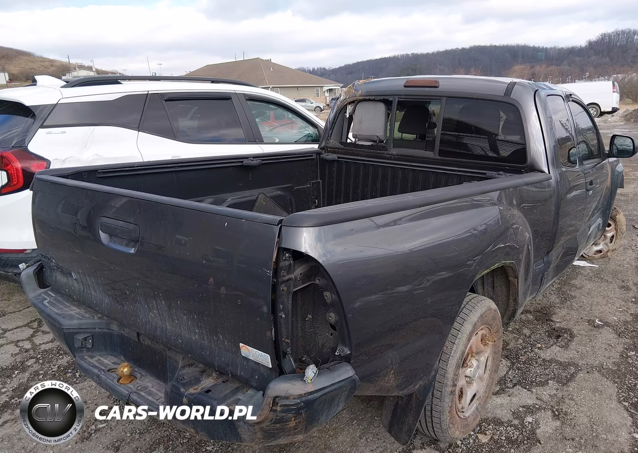 2013 Toyota Tacoma VIN:5TFTX4CN1DX028989 - 4