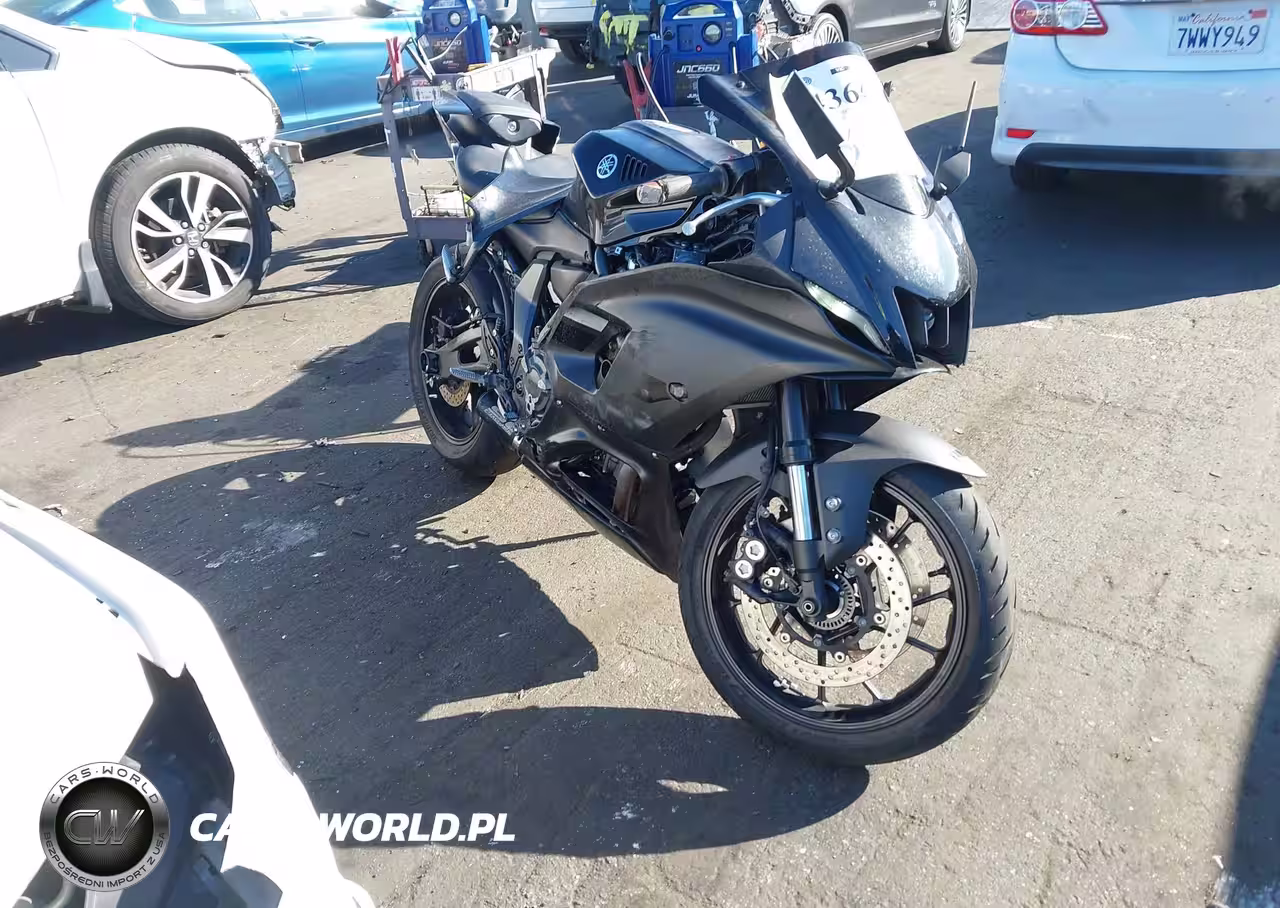 2024 Yamaha Yzfr7