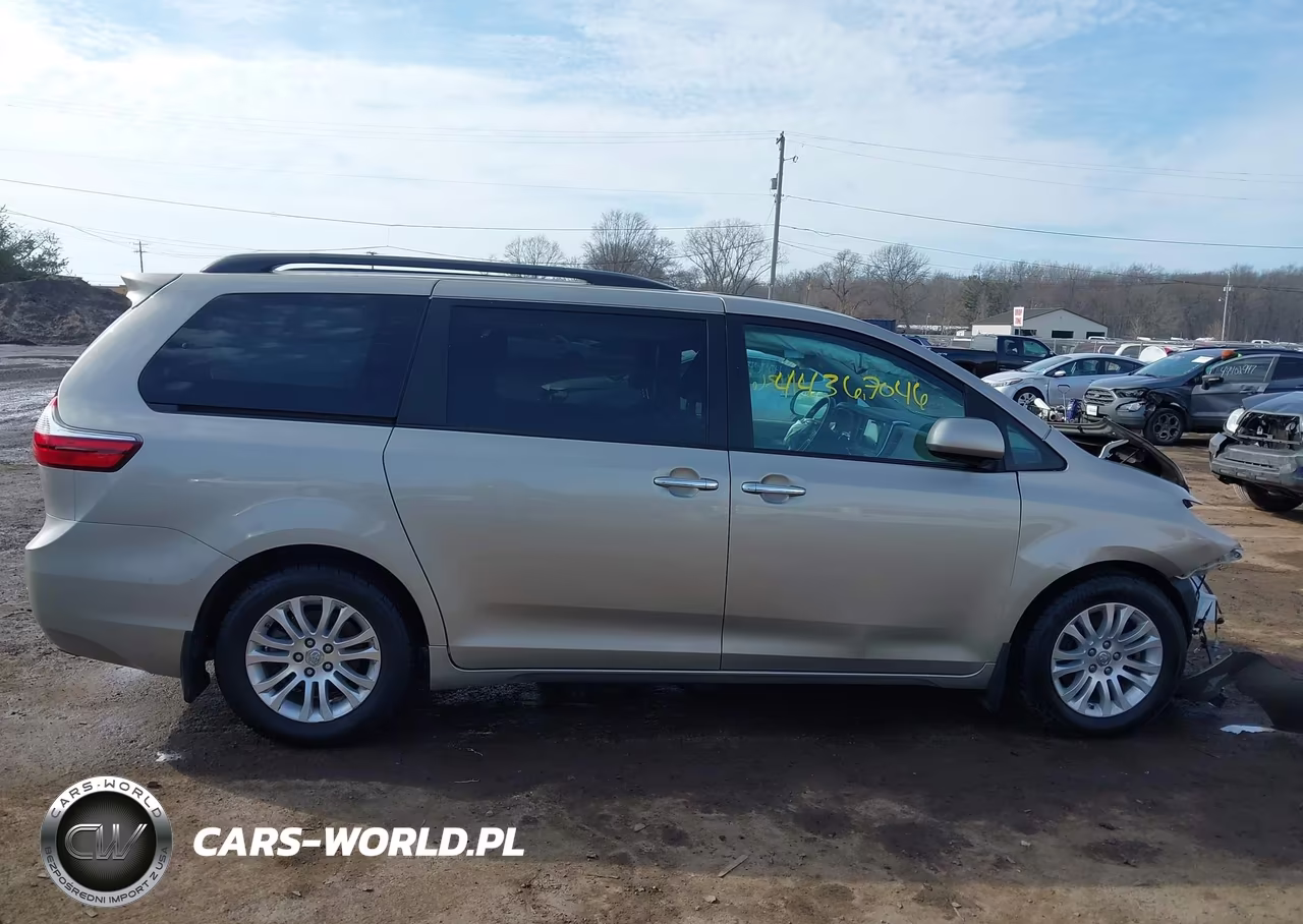 2017 Toyota Sienna Xle 8 Passenger VIN:5TDYZ3DC3HS889836 - 14