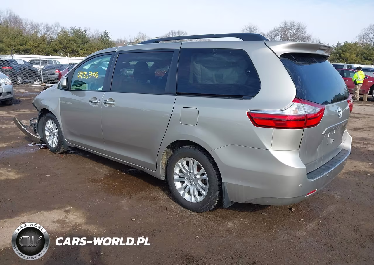2017 Toyota Sienna Xle 8 Passenger VIN:5TDYZ3DC3HS889836 - 3