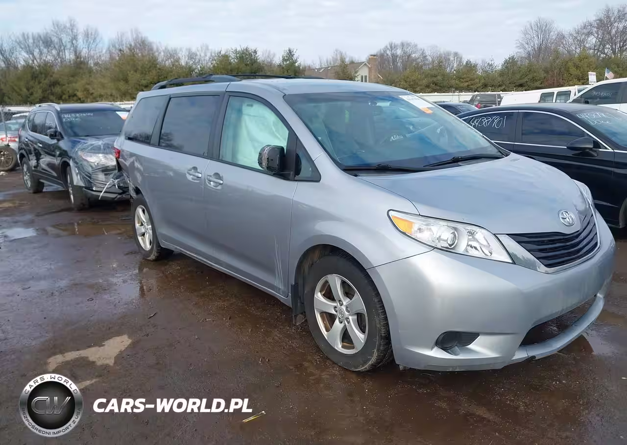 2017 Toyota Sienna Le 8 Passenger