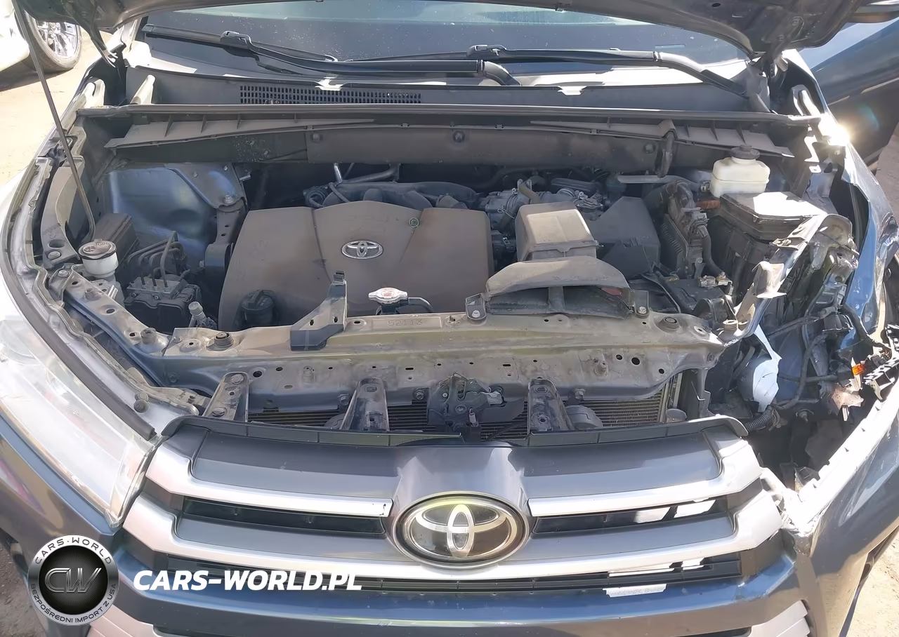2019 Toyota Highlander Le VIN:5TDBZRFH9KS972471 - 10