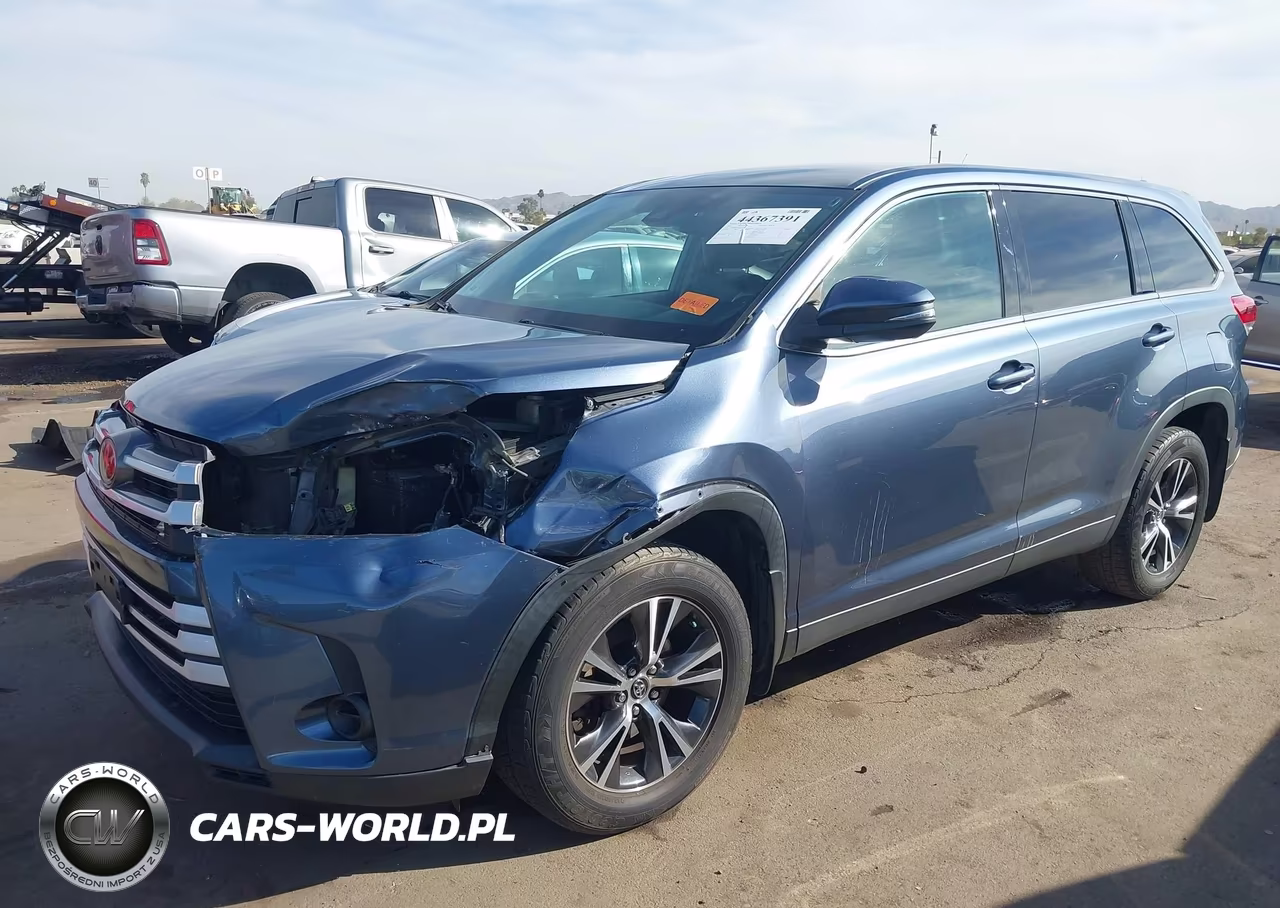 2019 Toyota Highlander Le VIN:5TDBZRFH9KS972471 - 2