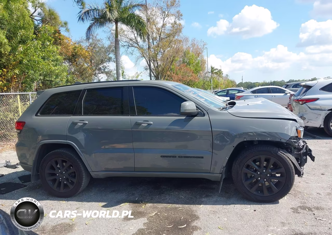 2019 Jeep Grand Cherokee Altitude 4X2 VIN:1C4RJEAG2KC823978 - 14