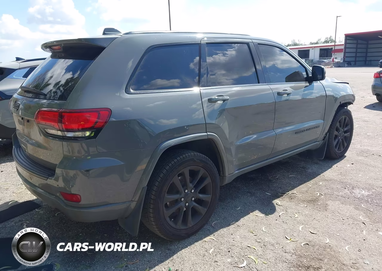 2019 Jeep Grand Cherokee Altitude 4X2 VIN:1C4RJEAG2KC823978 - 4