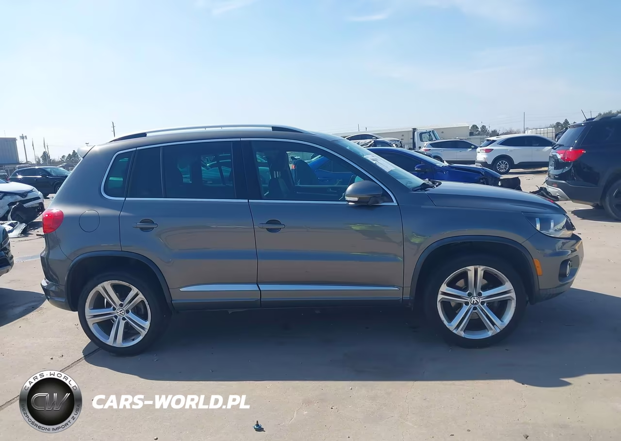 2016 Volkswagen Tiguan R-Line VIN:WVGAV7AX4GW087348 - 13