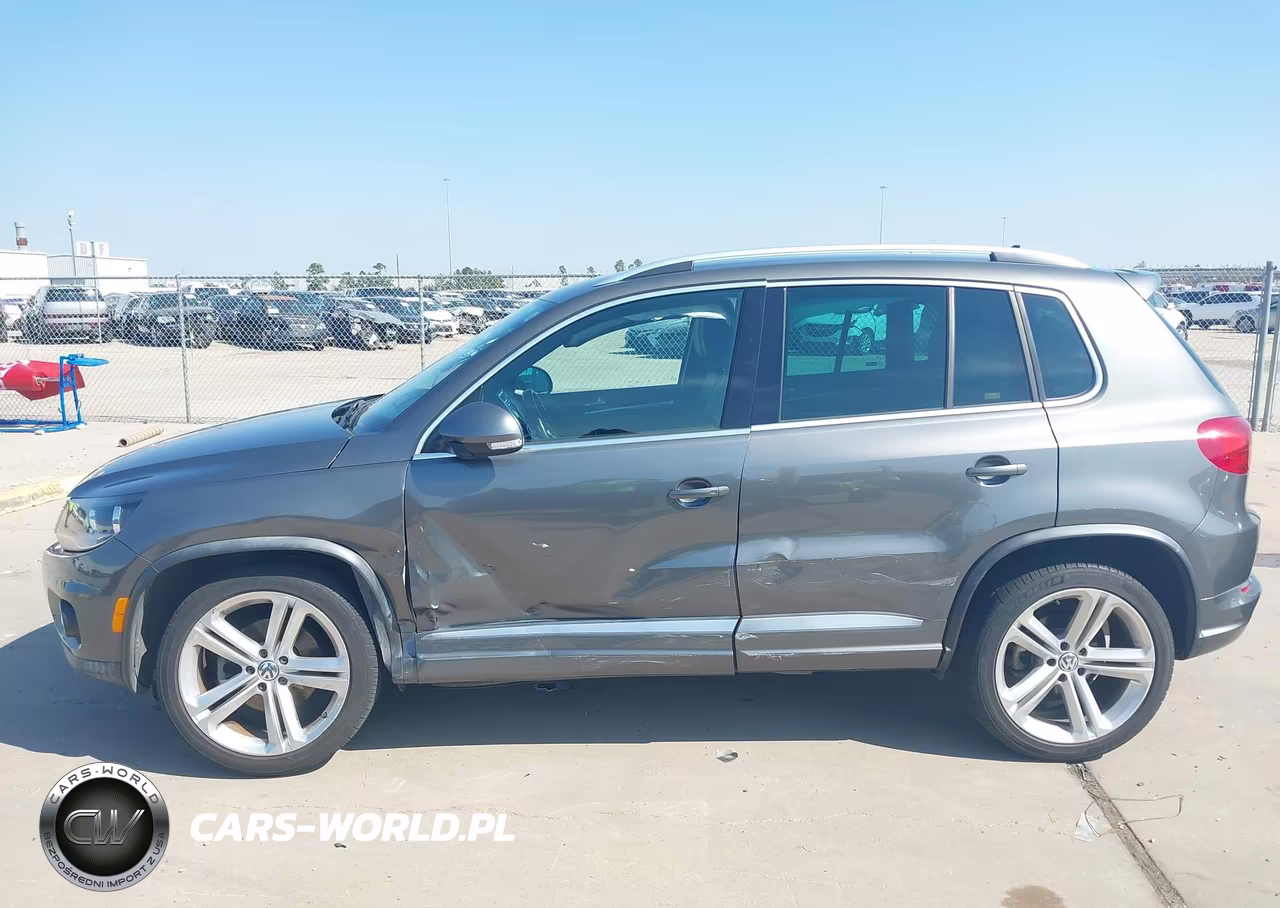 2016 Volkswagen Tiguan R-Line VIN:WVGAV7AX4GW087348 - 14