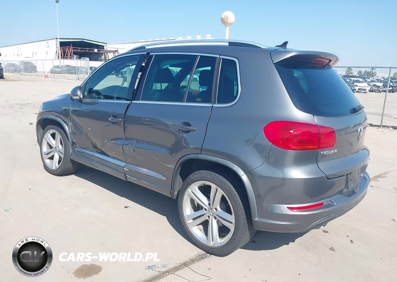 2016 Volkswagen Tiguan R-Line VIN:WVGAV7AX4GW087348 - 3