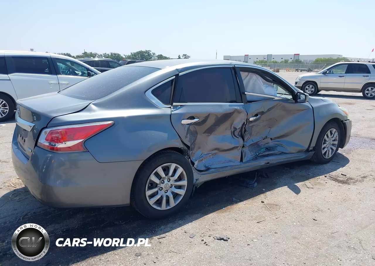 2014 Nissan Altima 2.5 S VIN:1N4AL3APXEN384961 - 4