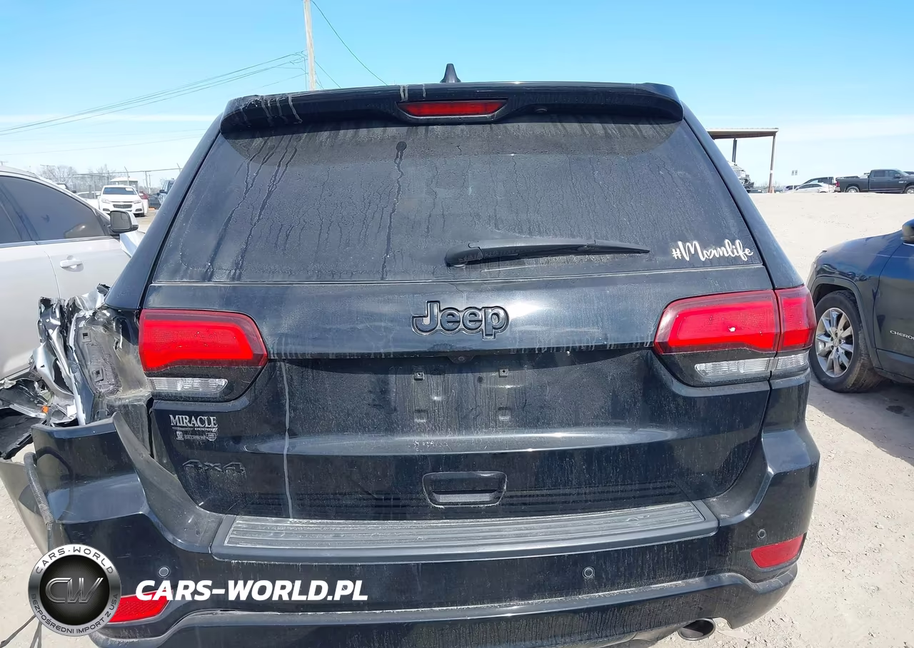 2018 Jeep Grand Cherokee Altitude 4X4 VIN:1C4RJFAG5JC457230 - 16