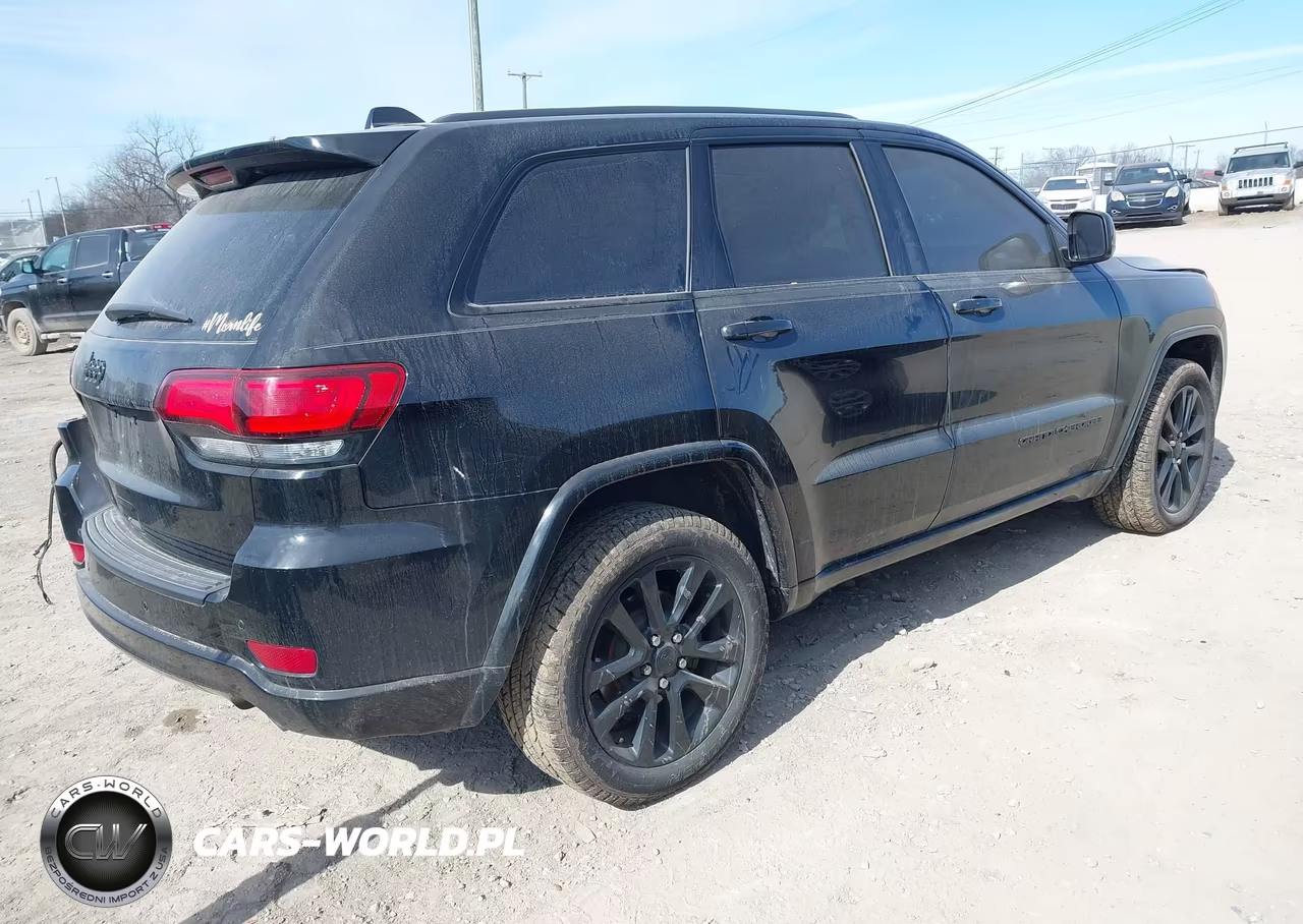 2018 Jeep Grand Cherokee Altitude 4X4 VIN:1C4RJFAG5JC457230 - 4