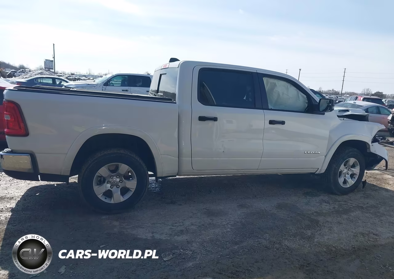 2025 Ram 1500 Big Horn 4X4 5'7 Box VIN:1C6RRFFGXSN540148 - 13