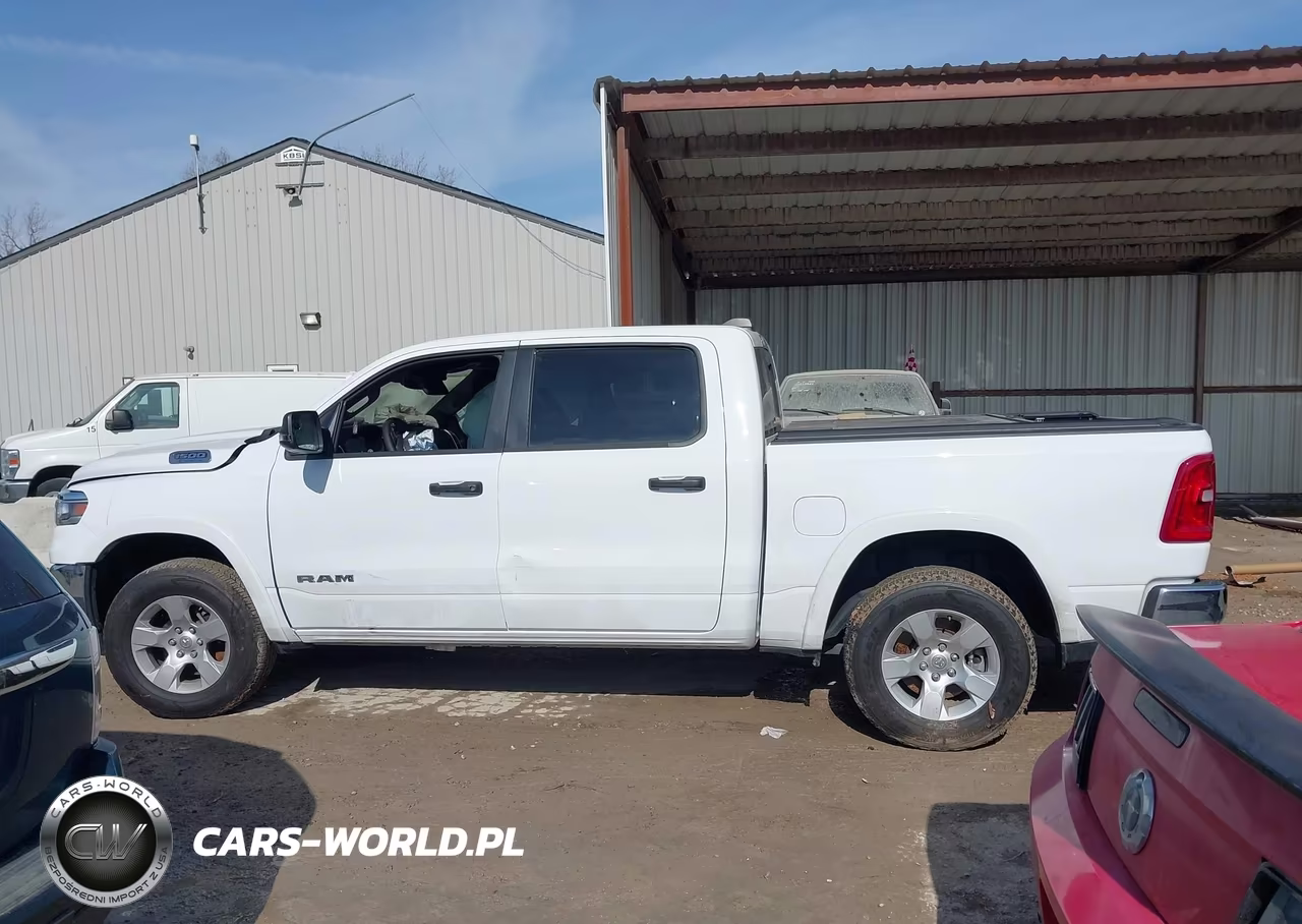 2025 Ram 1500 Big Horn 4X4 5'7 Box VIN:1C6RRFFGXSN540148 - 14