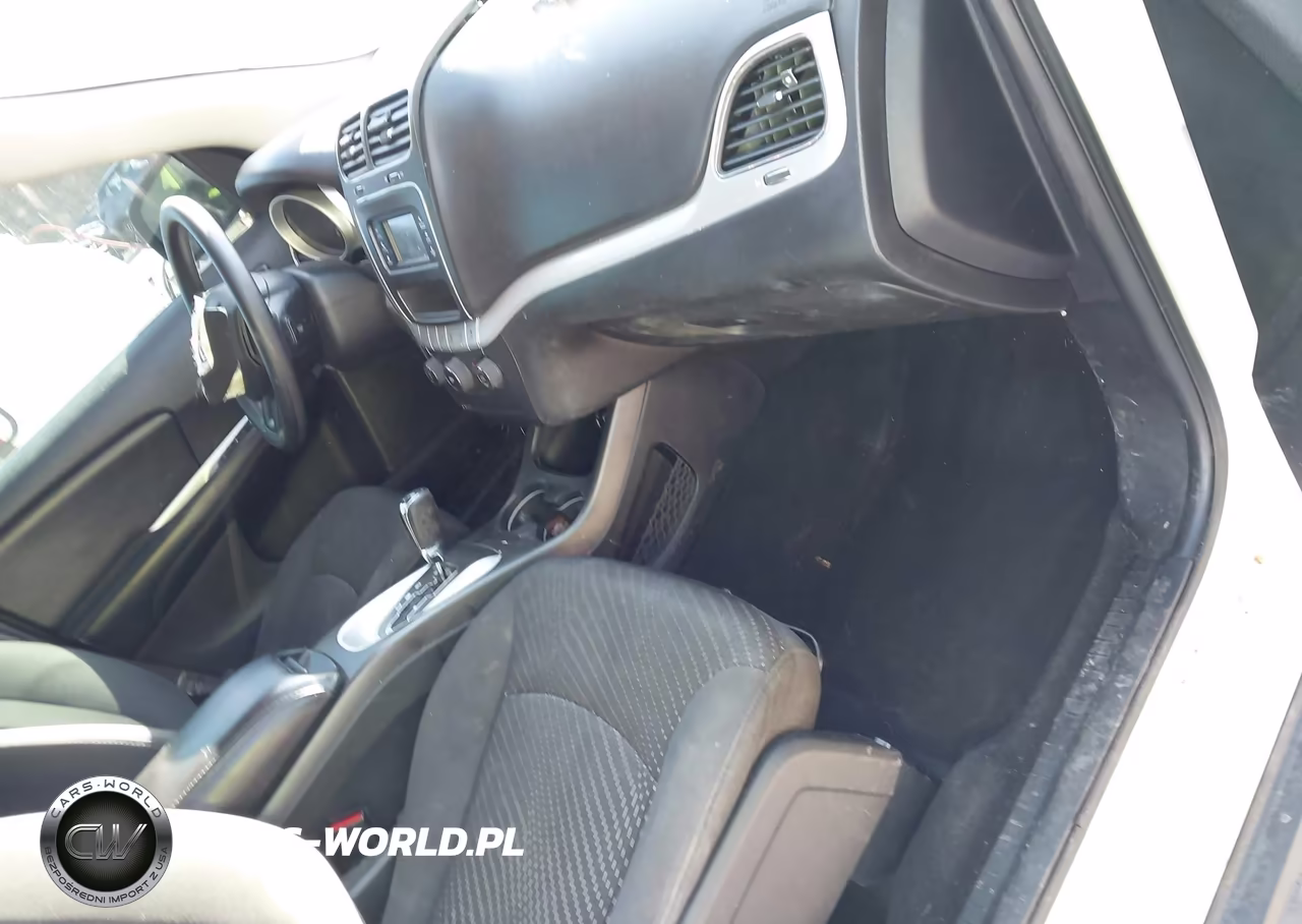2018 Dodge Journey Sxt Awd VIN:3C4PDDBG3JT173035 - 5