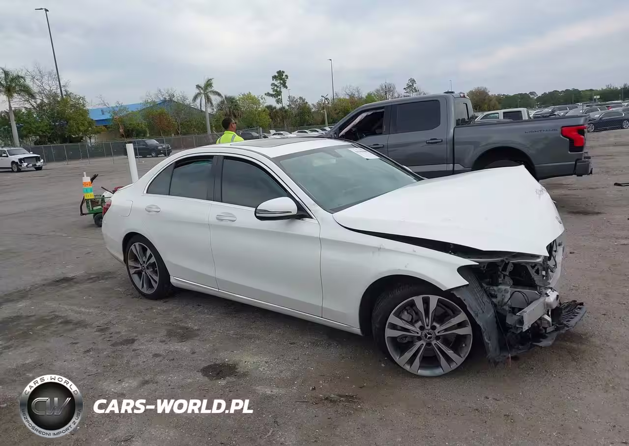 2019 Mercedes-Benz C 300