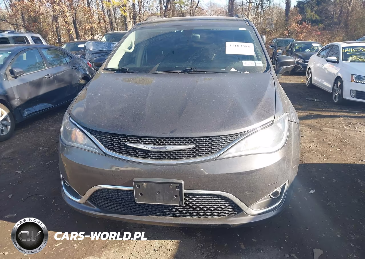 2017 Chrysler Pacifica Touring-L VIN:2C4RC1BG6HR805243 - 12