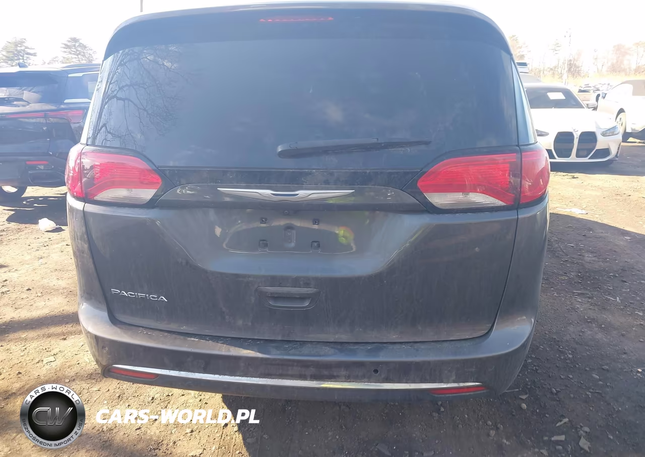 2017 Chrysler Pacifica Touring-L VIN:2C4RC1BG6HR805243 - 16