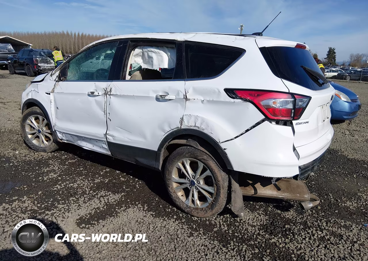2017 Ford Escape Se VIN:1FMCU9GD2HUC81040 - 3