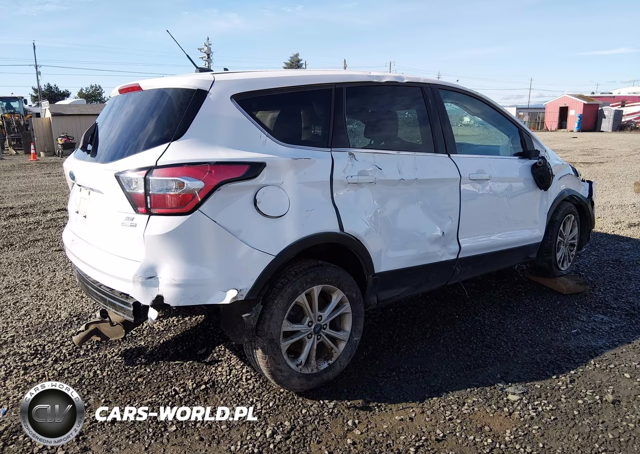 2017 Ford Escape Se VIN:1FMCU9GD2HUC81040 - 4