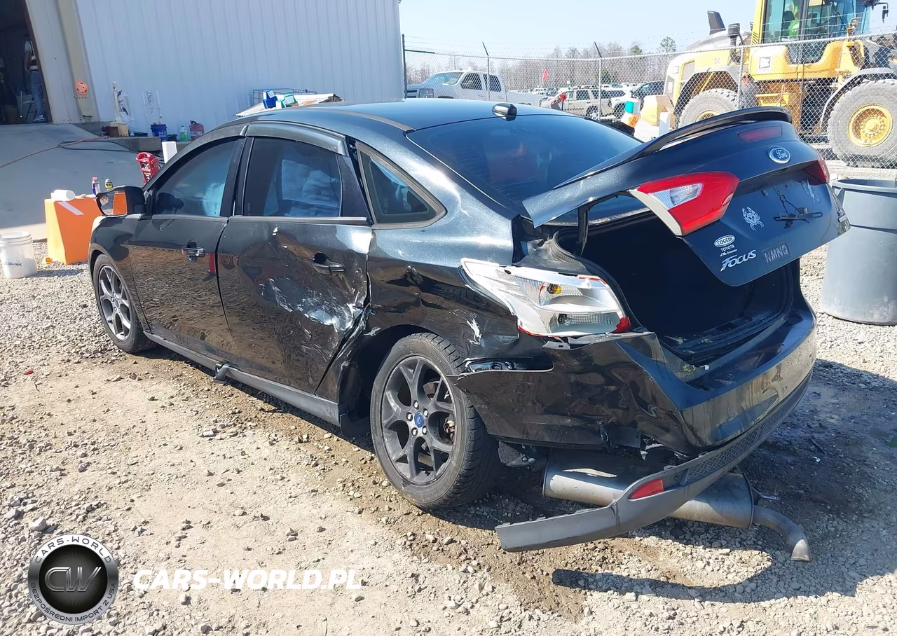 2014 Ford Focus Se VIN:1FADP3F27EL436606 - 3