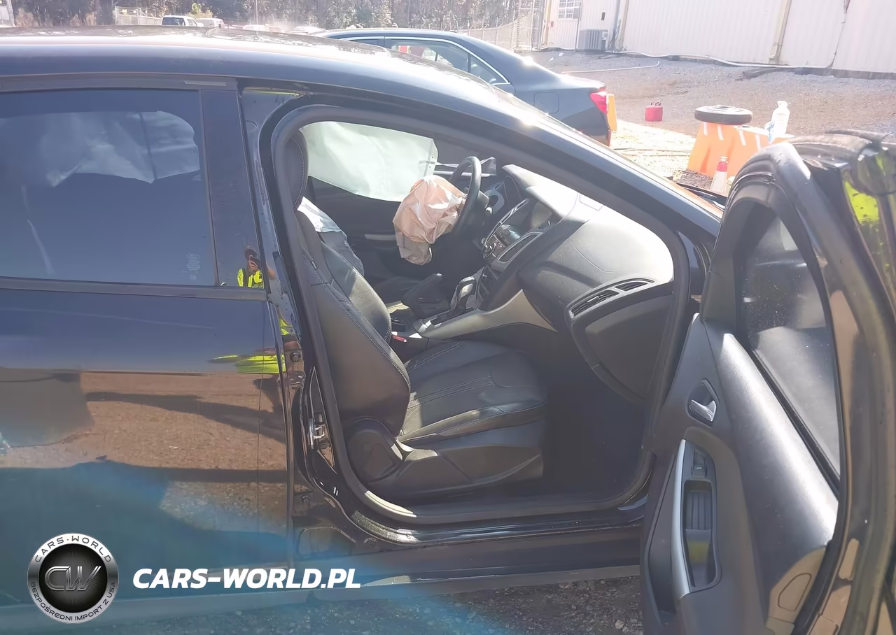 2014 Ford Focus Se VIN:1FADP3F27EL436606 - 5