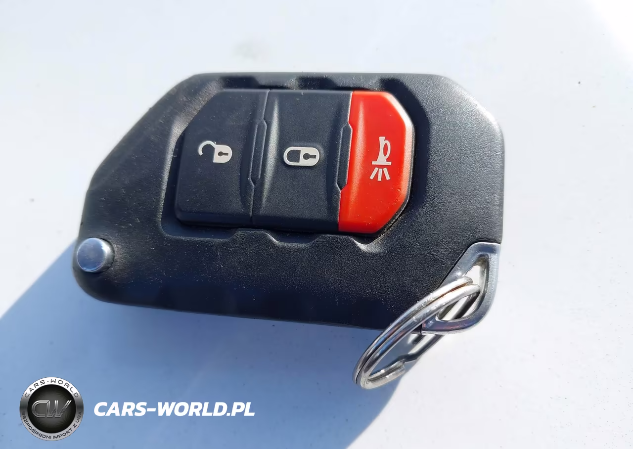 2020 Jeep Wrangler Unlimited Sahara 4X4 VIN:1C4HJXEN0LW267945 - 11