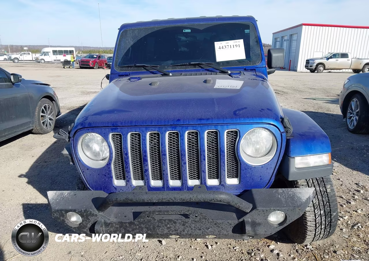 2020 Jeep Wrangler Unlimited Sahara 4X4 VIN:1C4HJXEN0LW267945 - 13