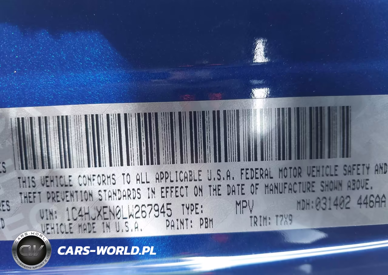 2020 Jeep Wrangler Unlimited Sahara 4X4 VIN:1C4HJXEN0LW267945 - 9